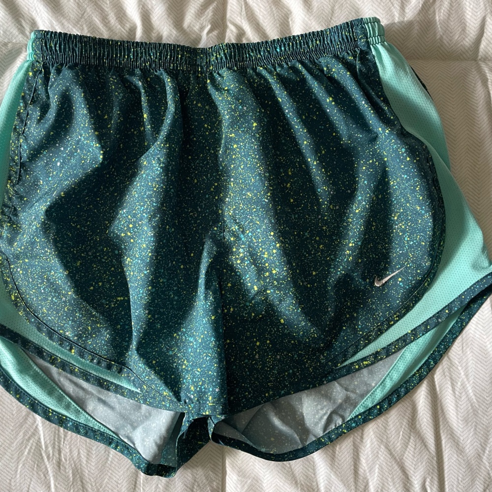 Patterned Nike tempo shorts